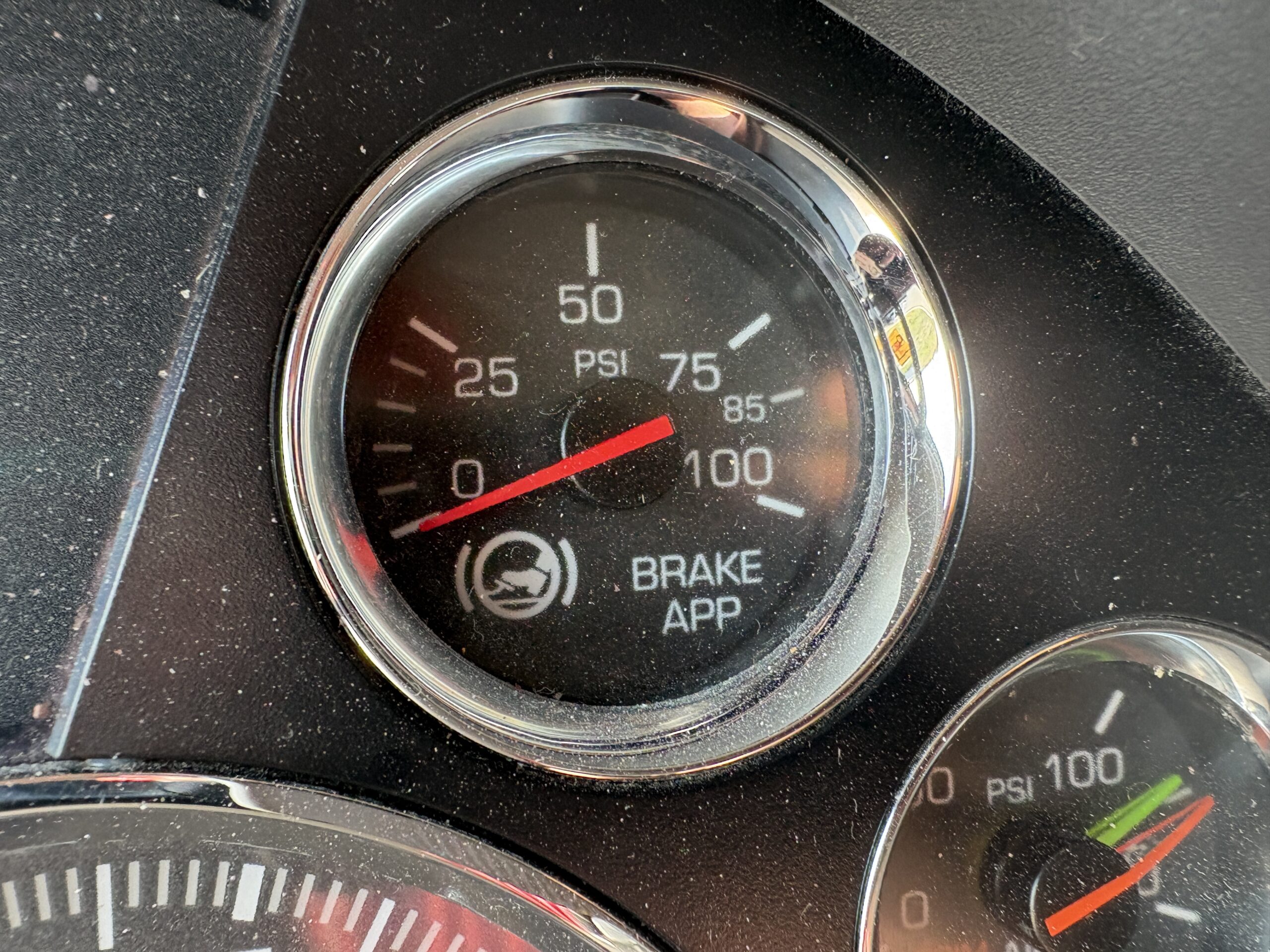 Kenworth semi brake pressure gauge