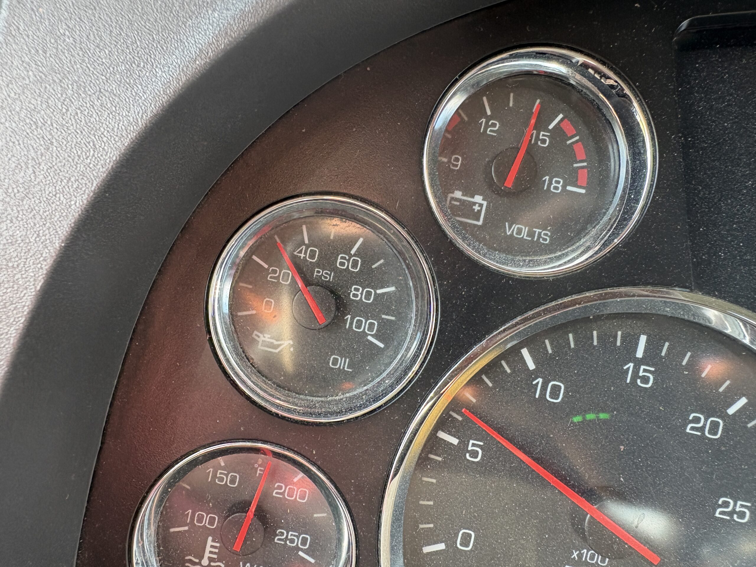 Oil pressure gauge in kenworth semi
