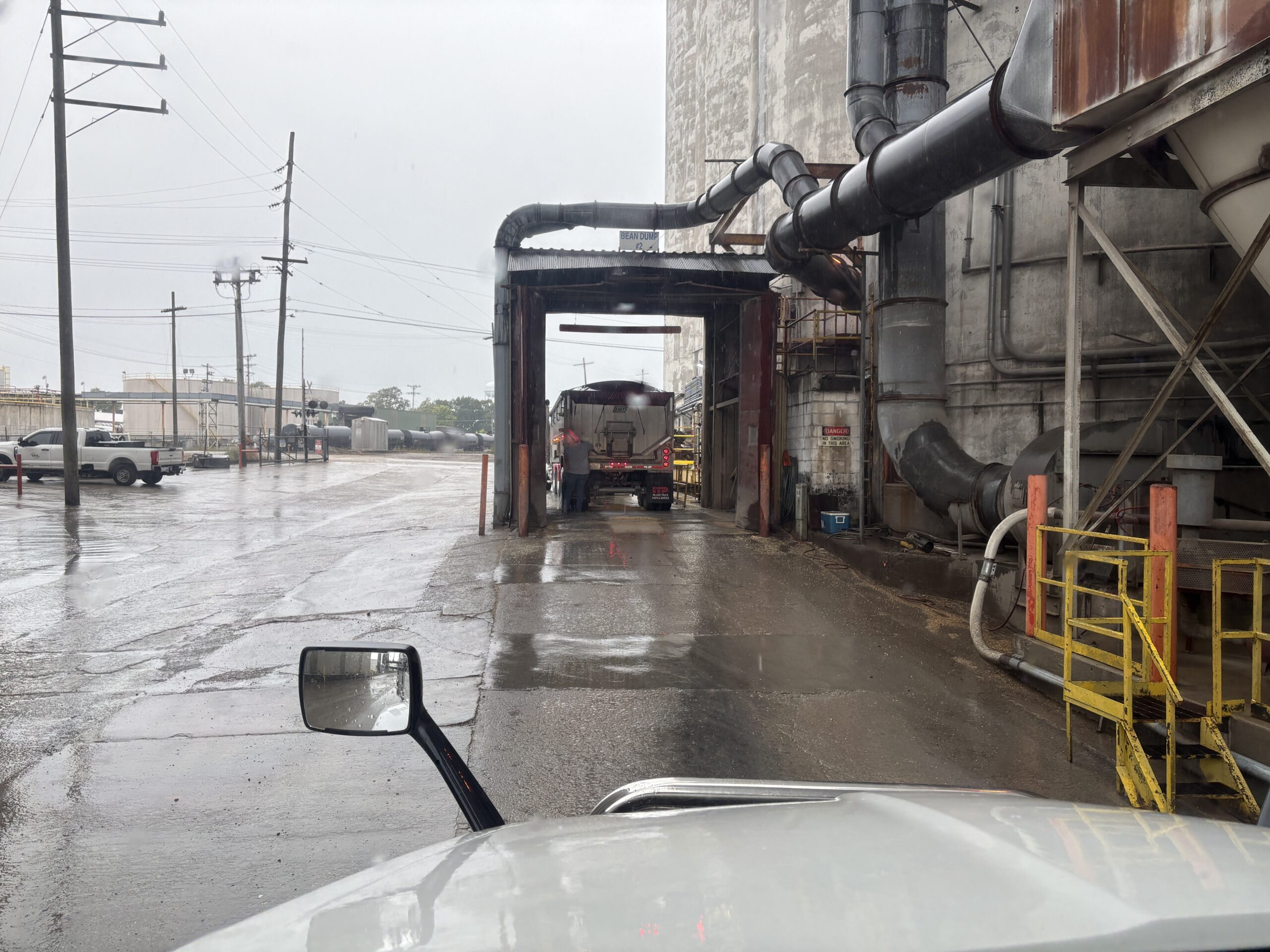 Unloading hopper in bay at ADM Mexico MO